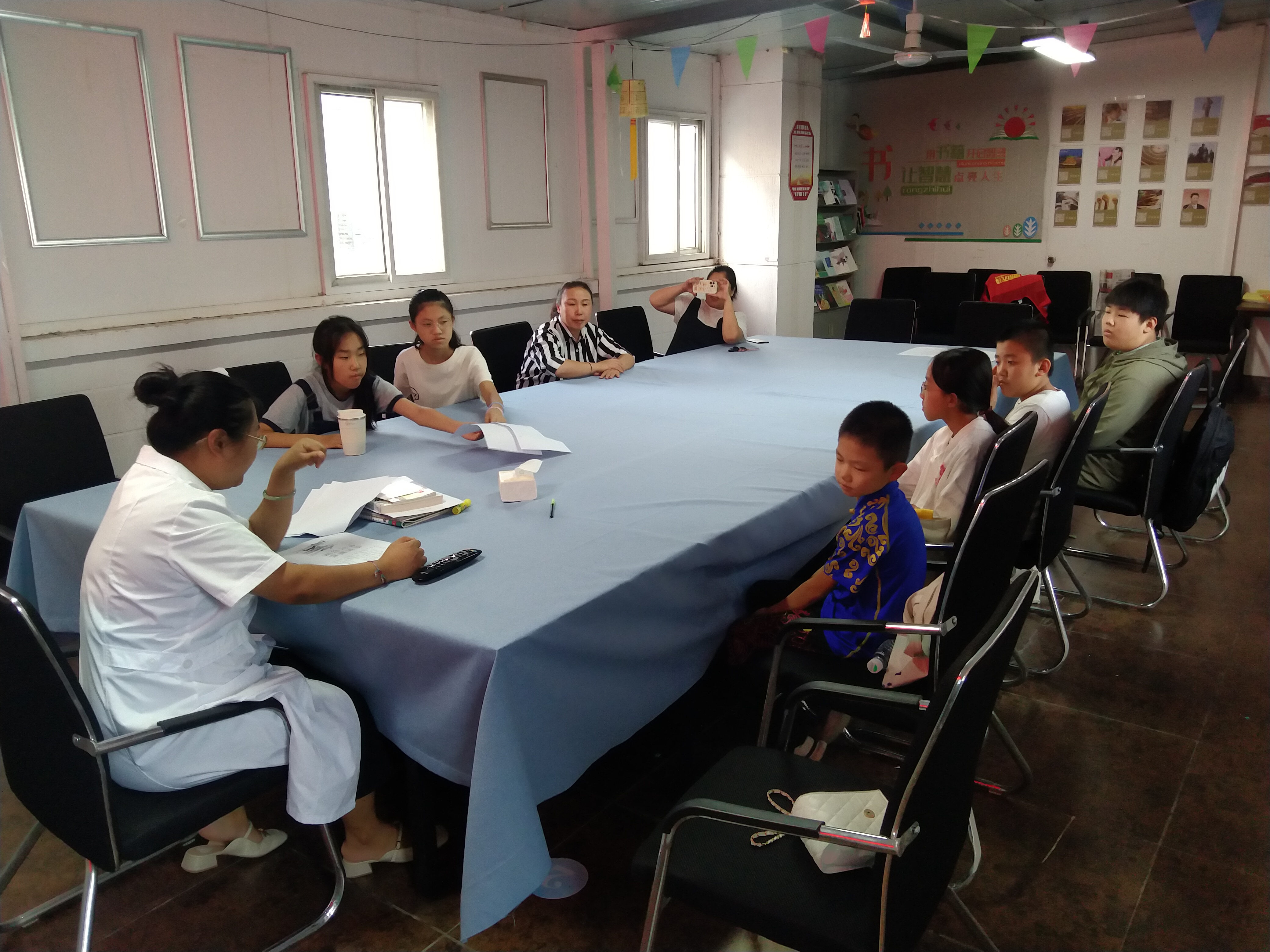 扁担河社区开展“给心理一片晴空”青少年心理健康知识科普讲座 (2).jpg