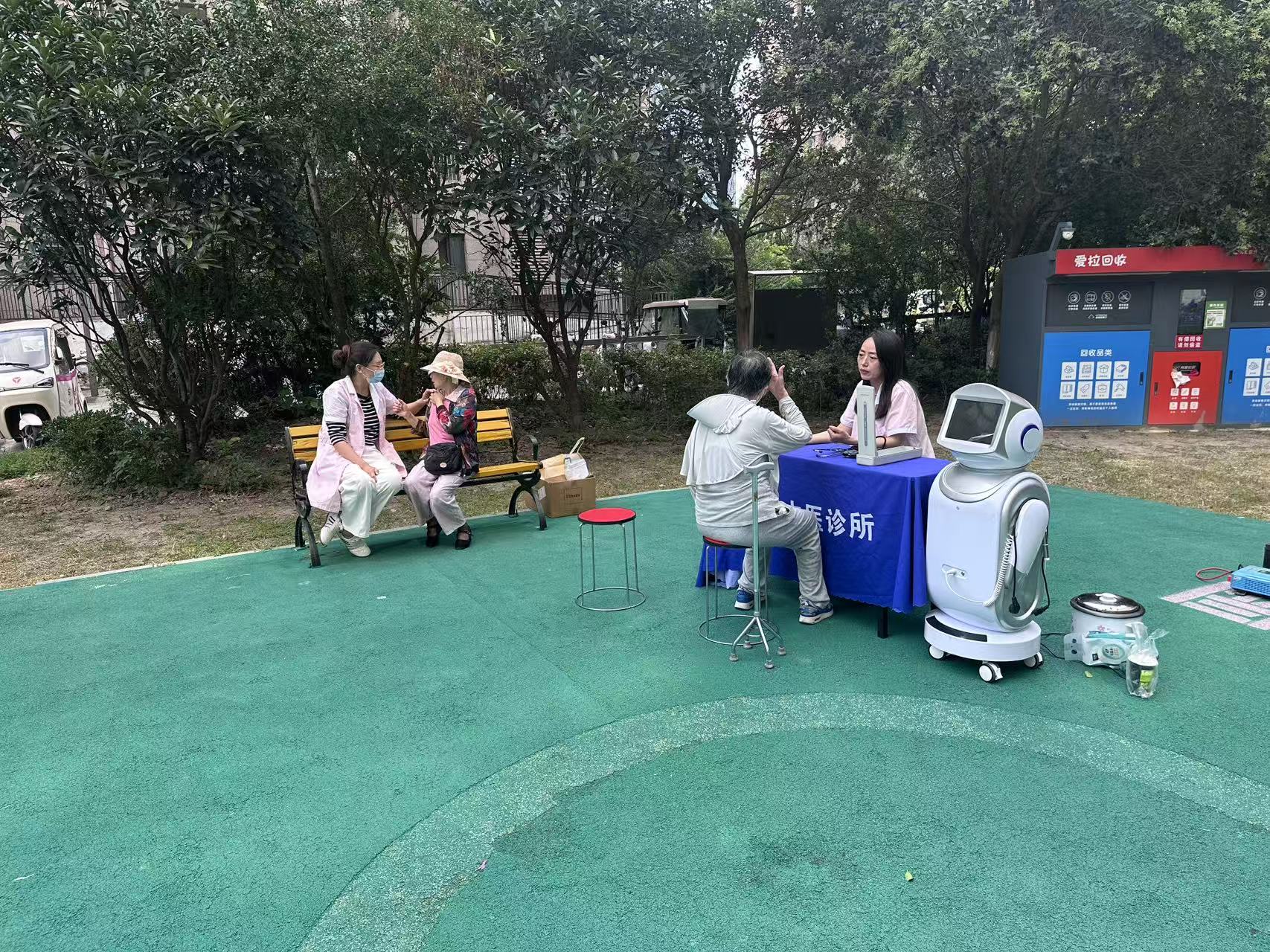外仓社区联合广积德中医馆开展中医药公益服务活动 (4).jpg