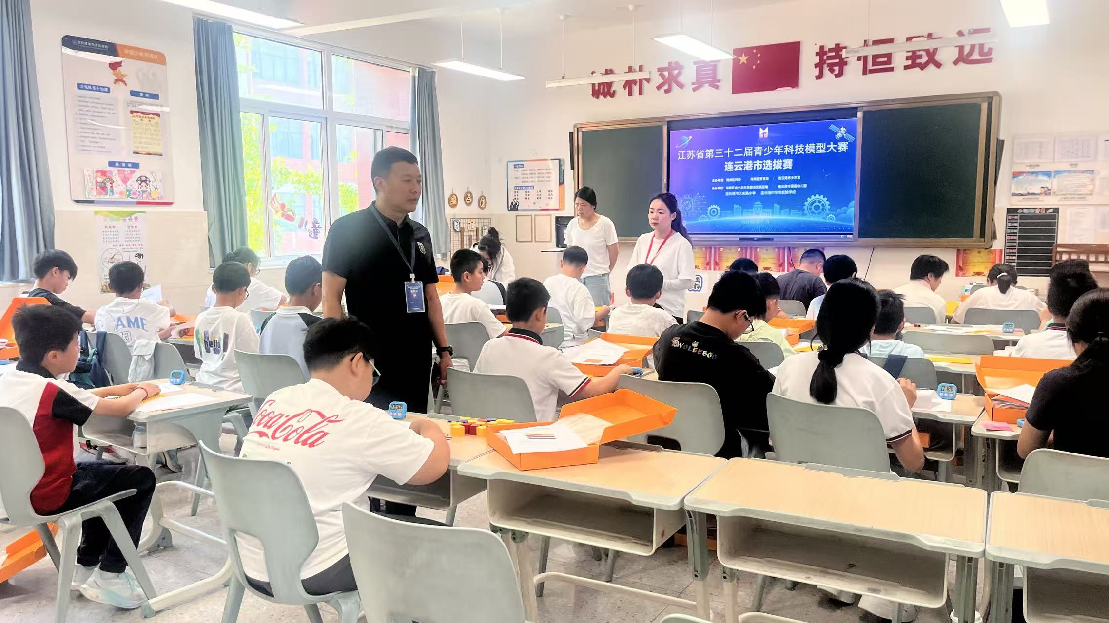 海州区青少年科技模型大赛暨第三十二届江苏省青少年科技模型大赛连云港选拔赛圆满落幕.jpg