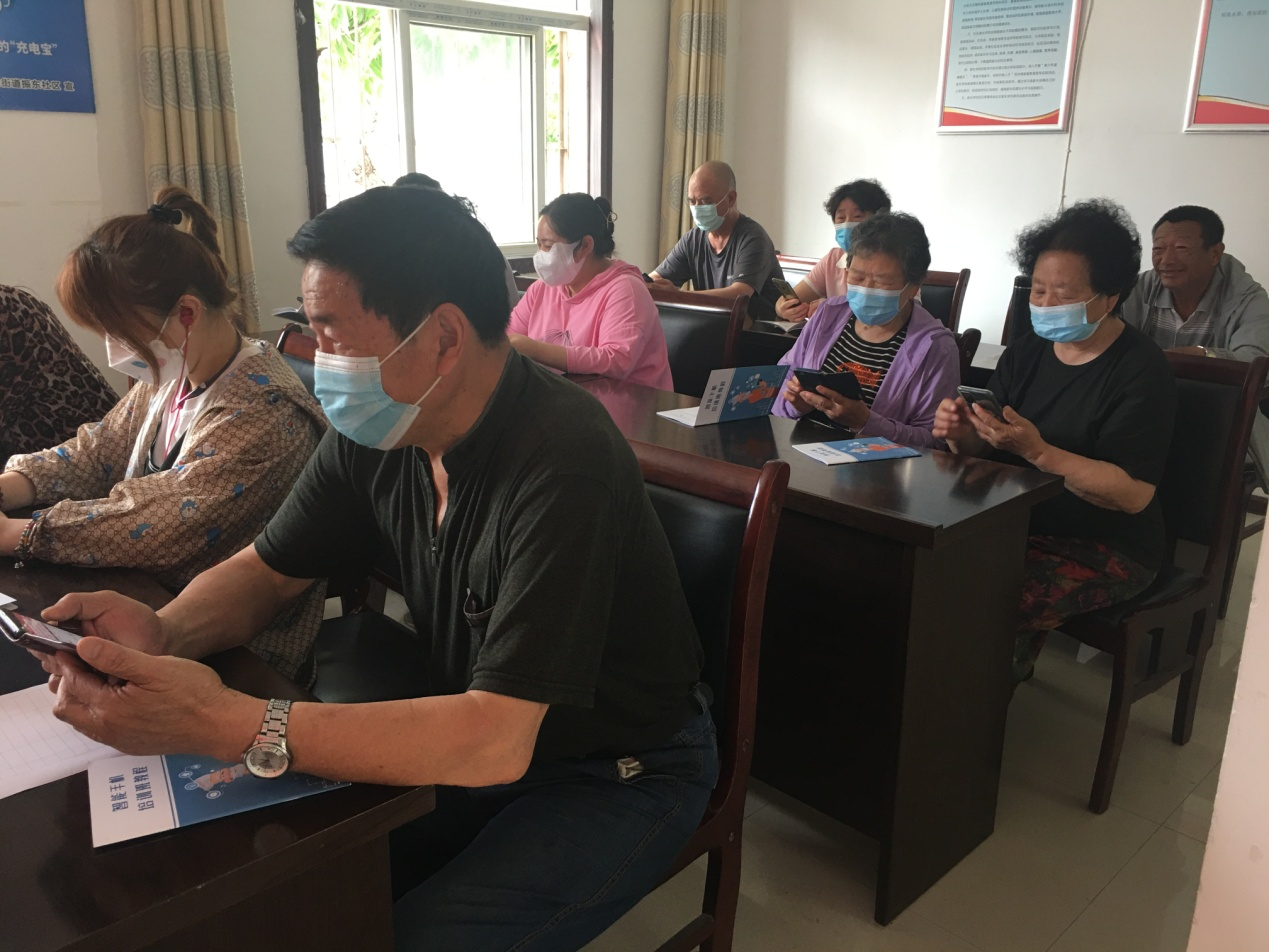 振东社区科协开展老年人智能手机使用科普活动2.png