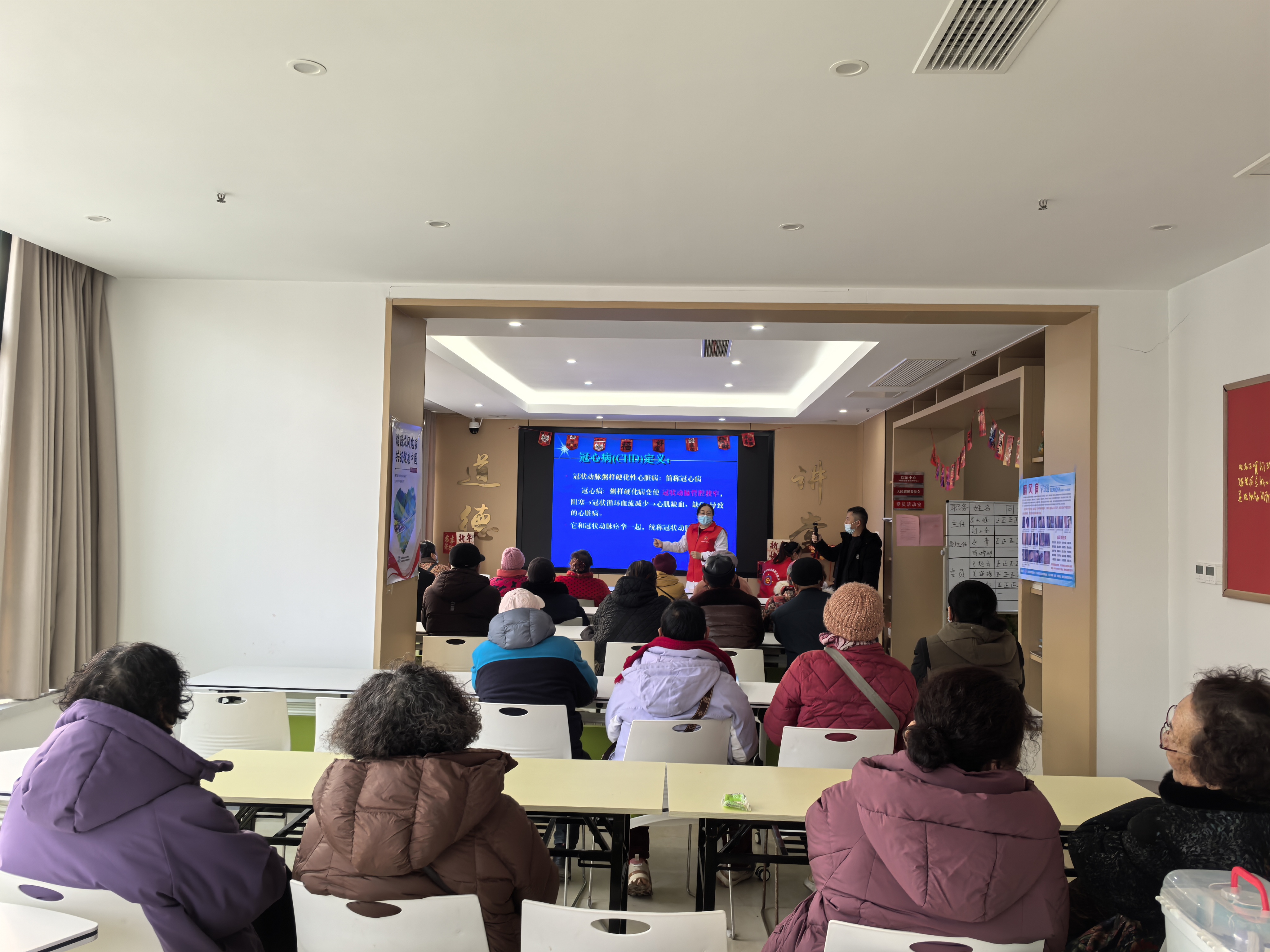 同兴社区科协开展“守护‘心’健康”冠心病防治知识科普活动2.jpg