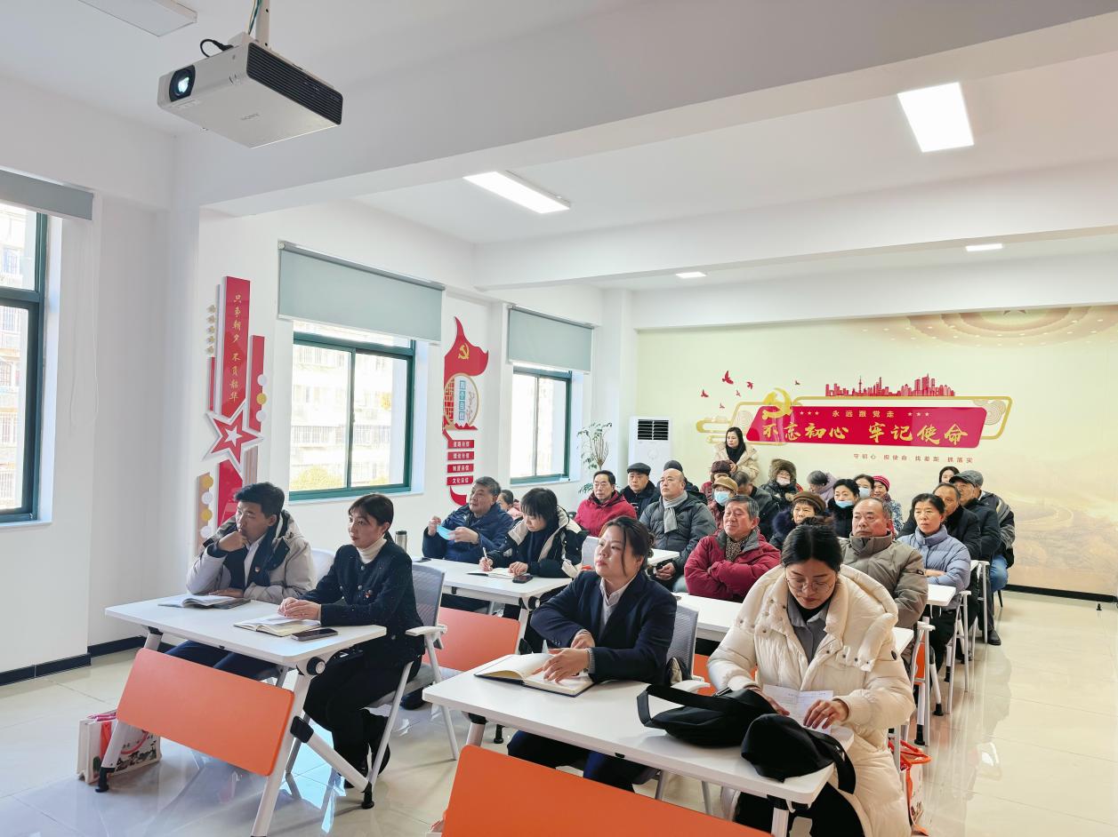 双园社区科协“零距离”普法志愿服务 温暖农民工群体1.jpg