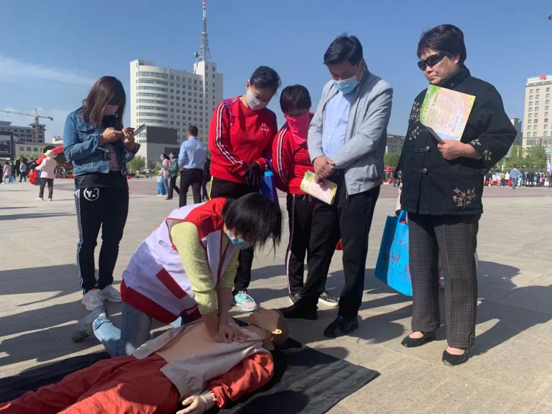 灌南县科协开展世界红十字日志愿服务活动tupian.png