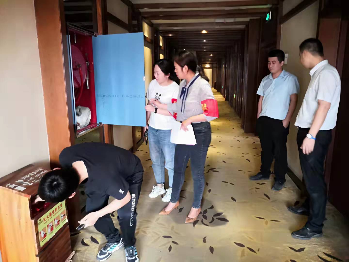 新东街道：艺北社区科协开展安全生产专项检查活动 (2).jpg