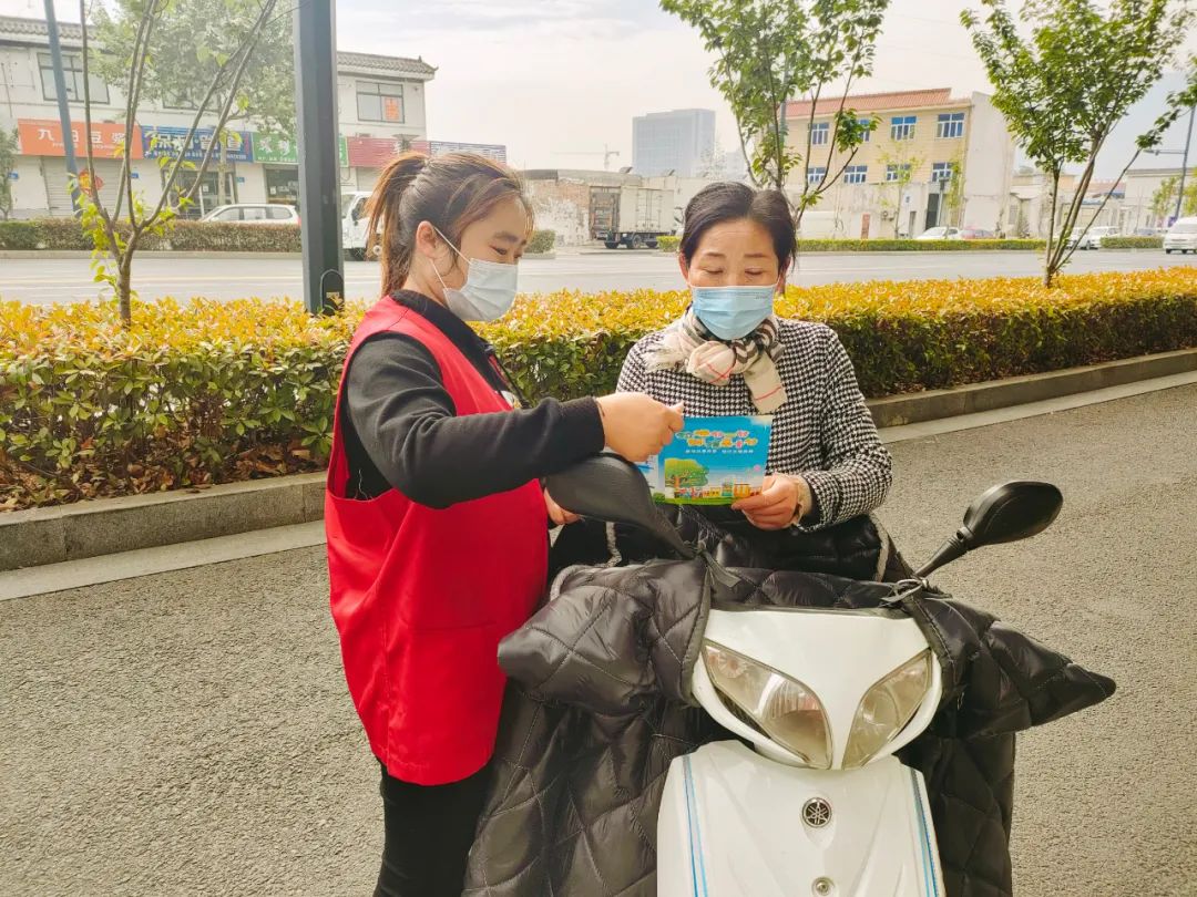 幸福路街道文化社区：开展“垃圾分类  从我做起”宣传活动.jpg