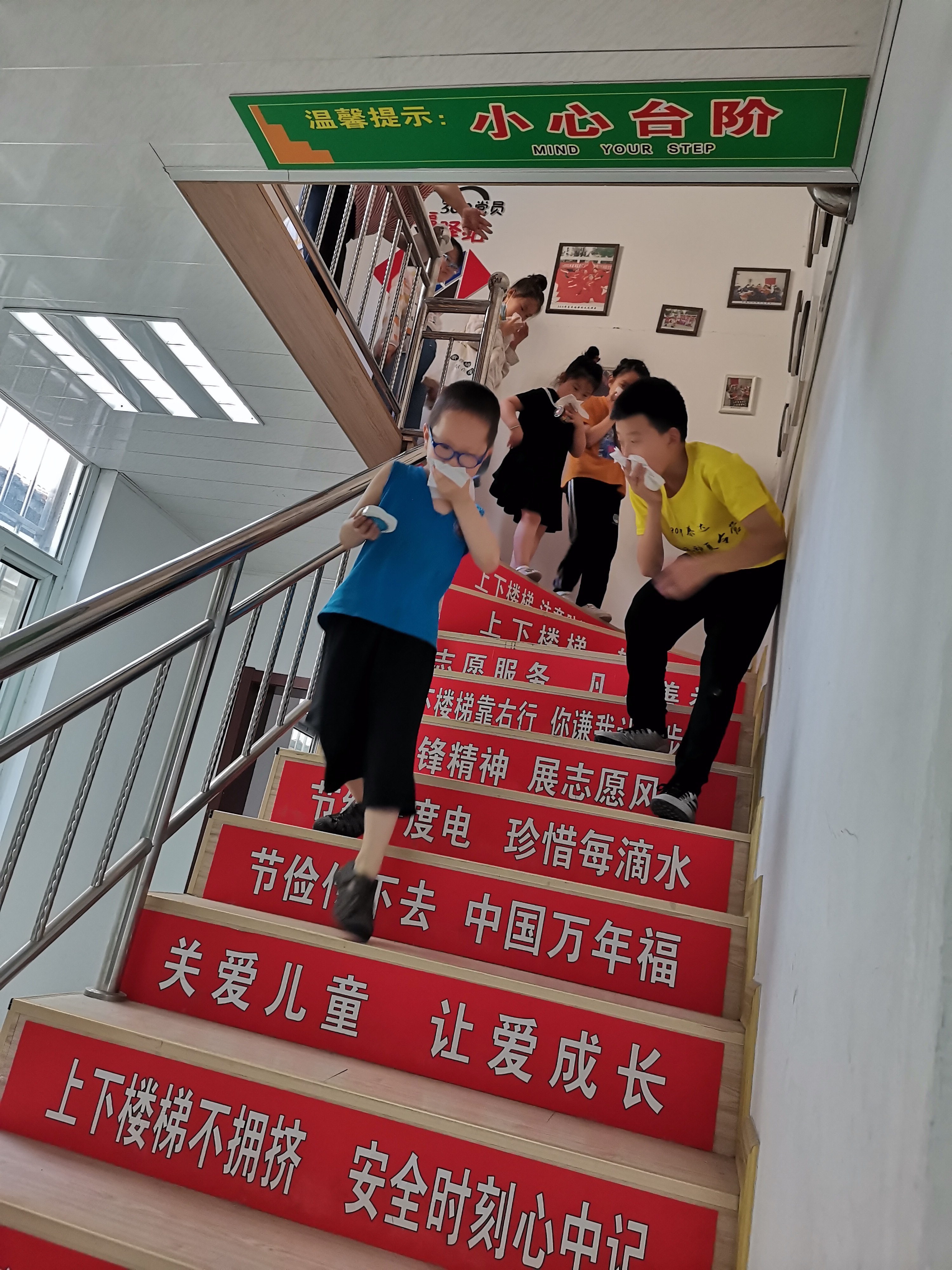 新东街道利民社区科协开展青少年消防逃生知识科普活动.jpg