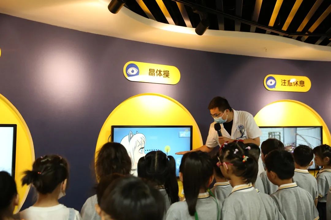 孔望山小学参加光明奥秘科普体验馆2.jpg