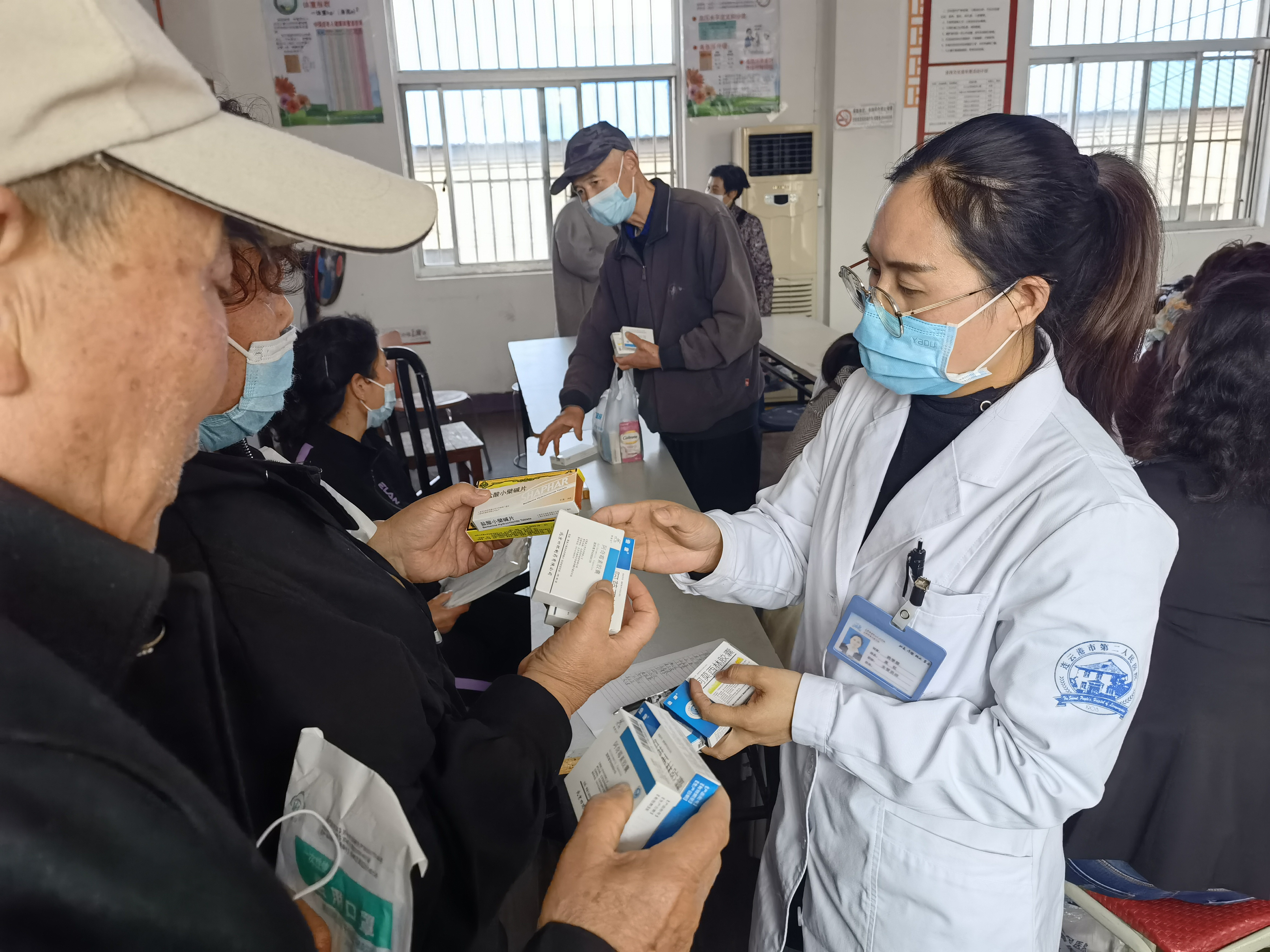 艺北社区科协开展“安全用药 健康相伴”新时代文明实践志愿服务科普活动 (1).jpg