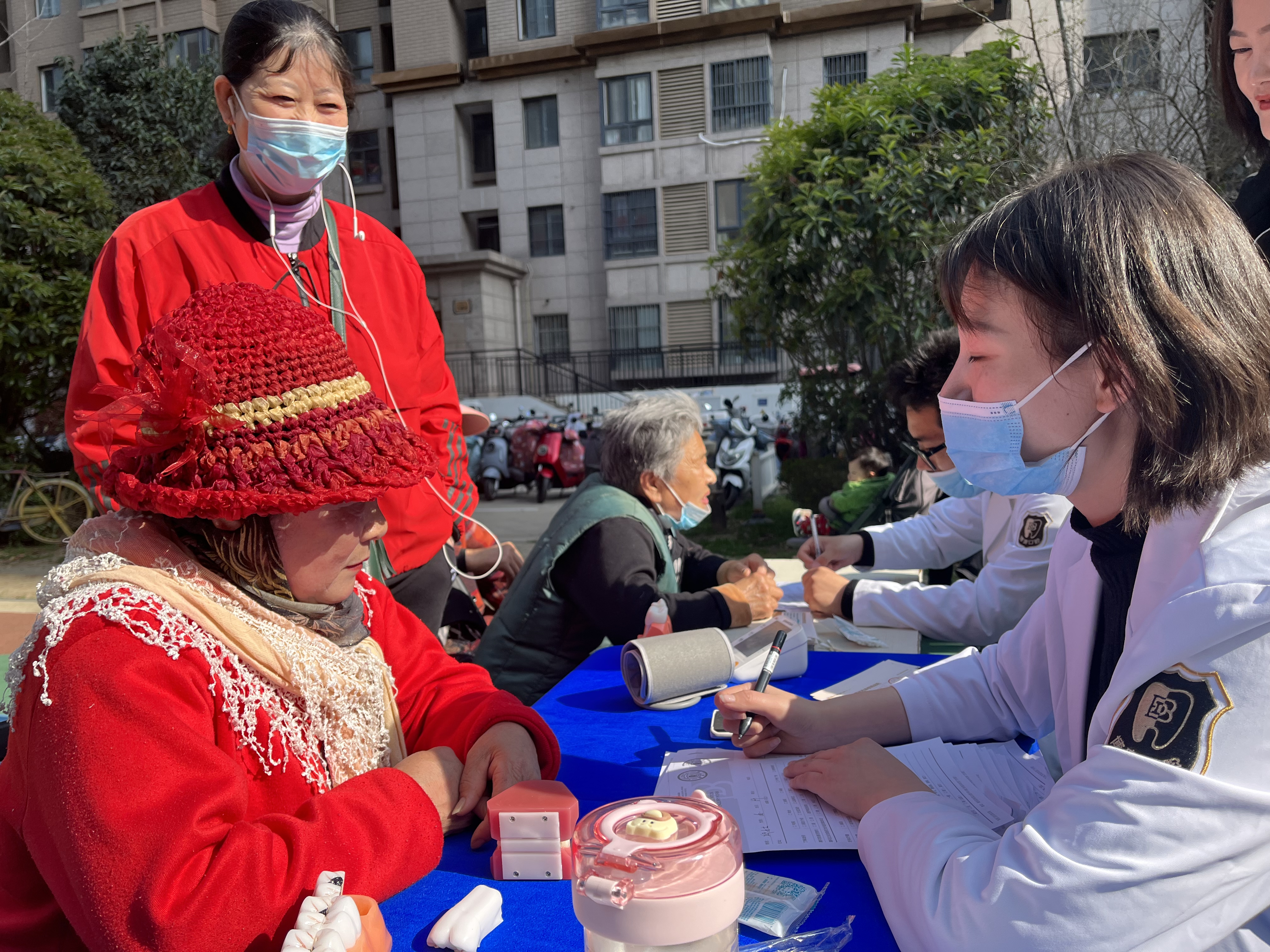 外仓社区科协开展口腔义诊进社区志愿服务活动3.jpg