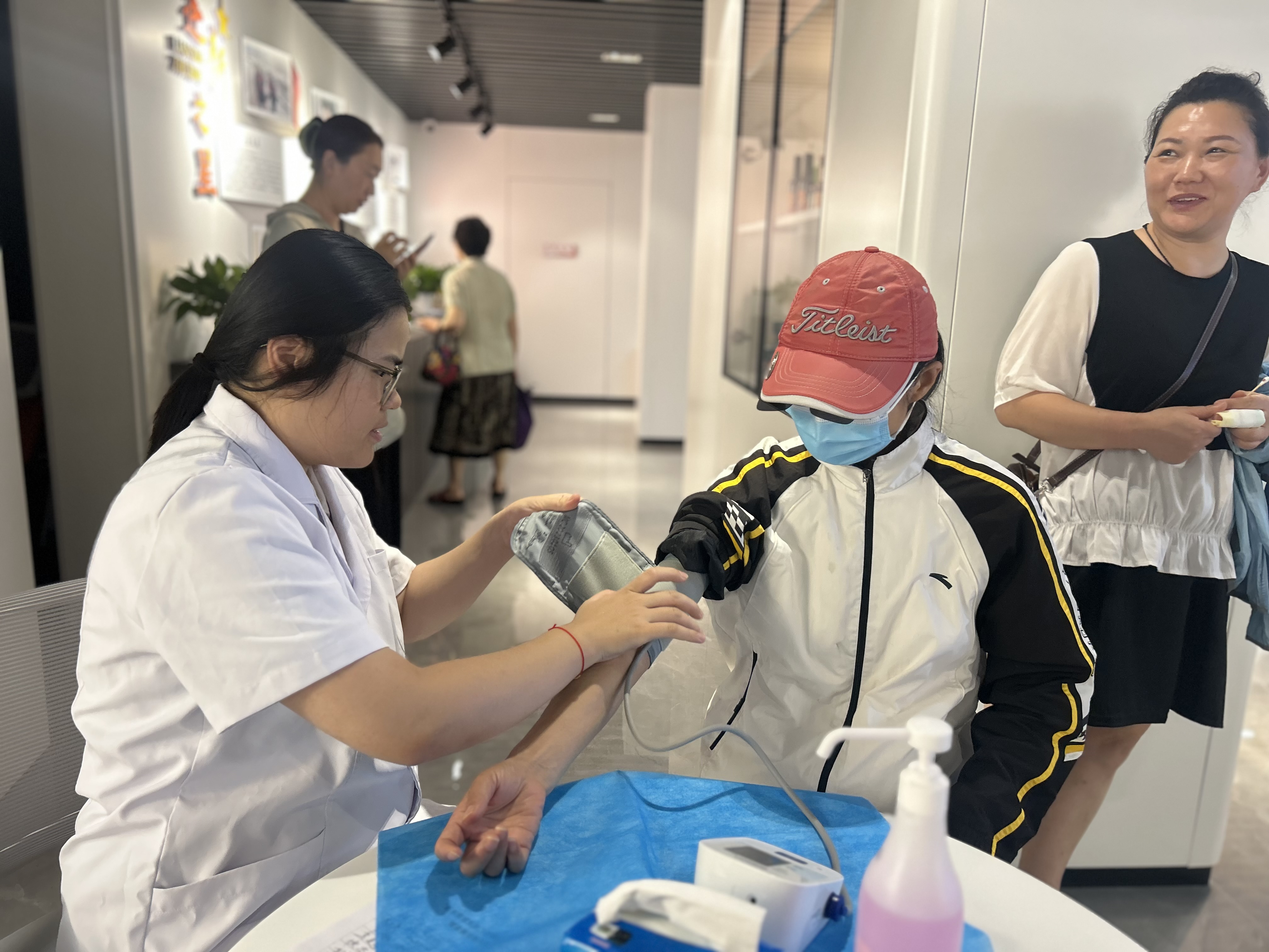 新东街道兴隆社区科协开展“暖心相伴 爱在家园”夏季养生健康讲座3.JPG