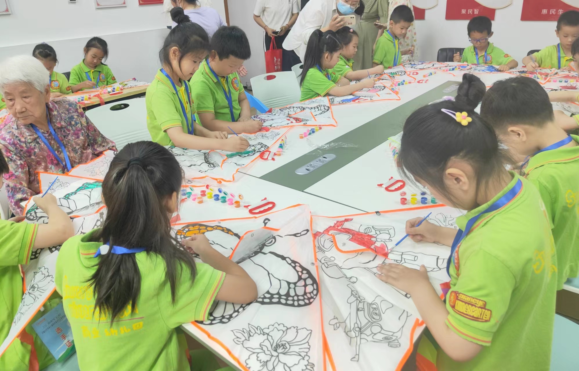 2023年7月6日;2023年科技活动周 非遗风筝科普进社区活动1.jpg