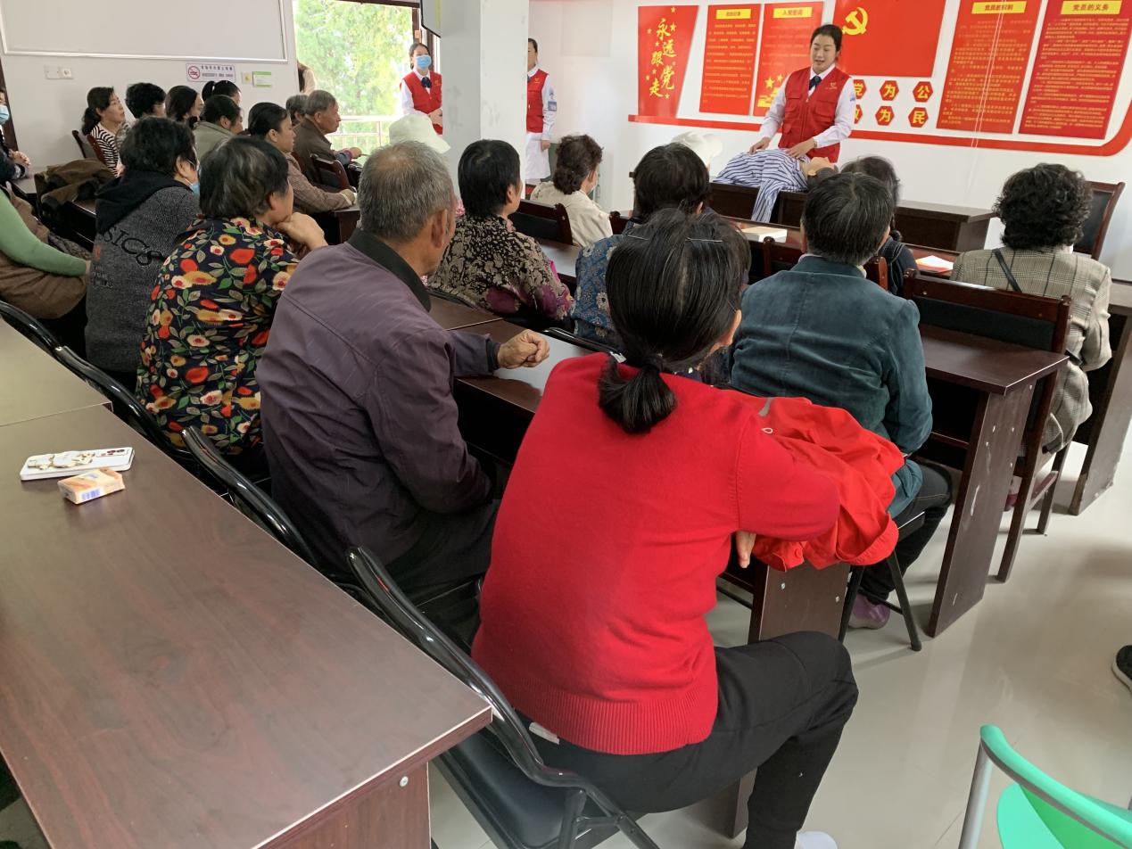 健康加油心动力——老年人心脑血管疾病预防知识普及教育行动.jpg