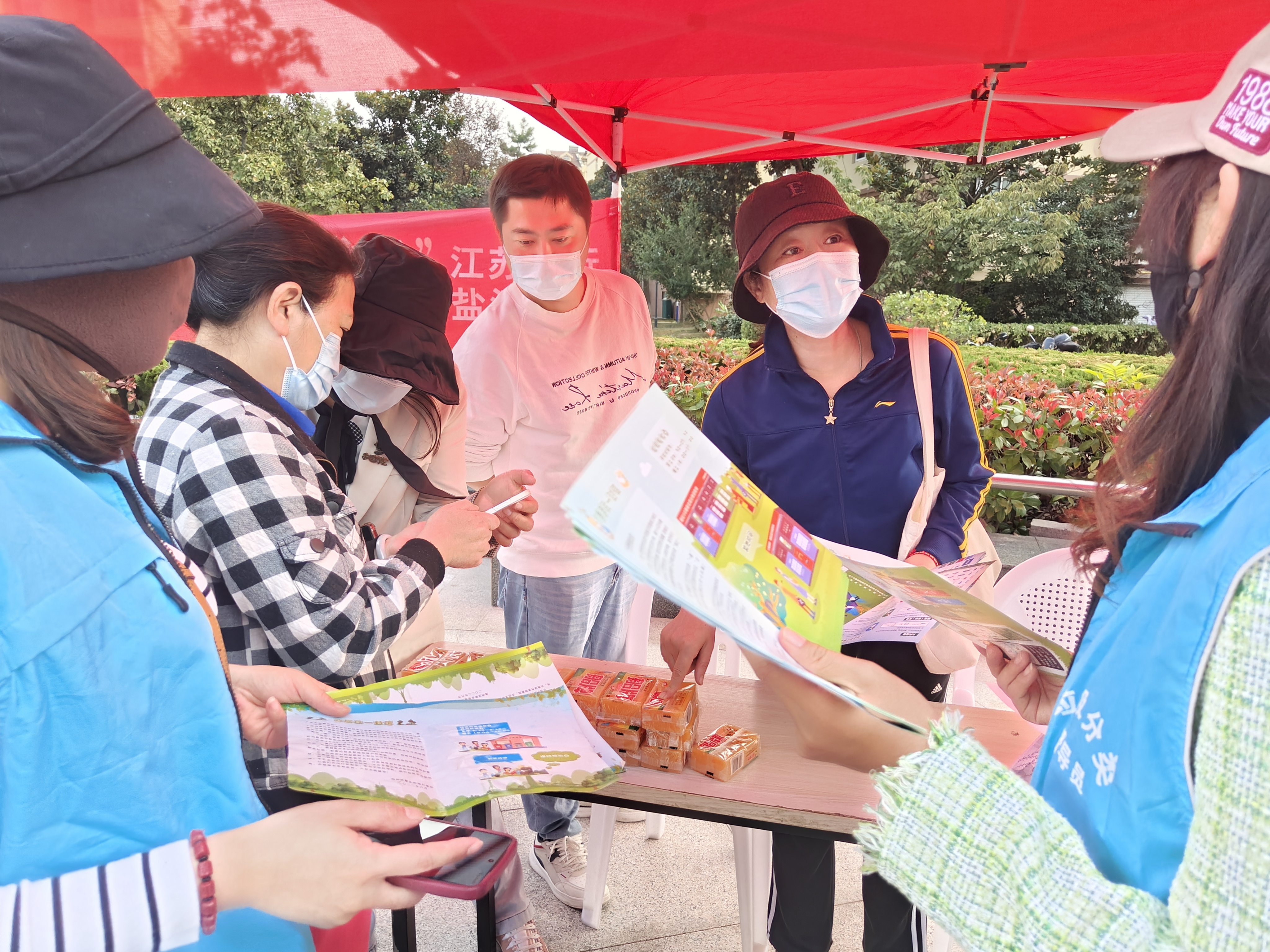 苍梧社区科协开展“垃圾分类齐携手 优美环境处处有”宣传活动.jpg