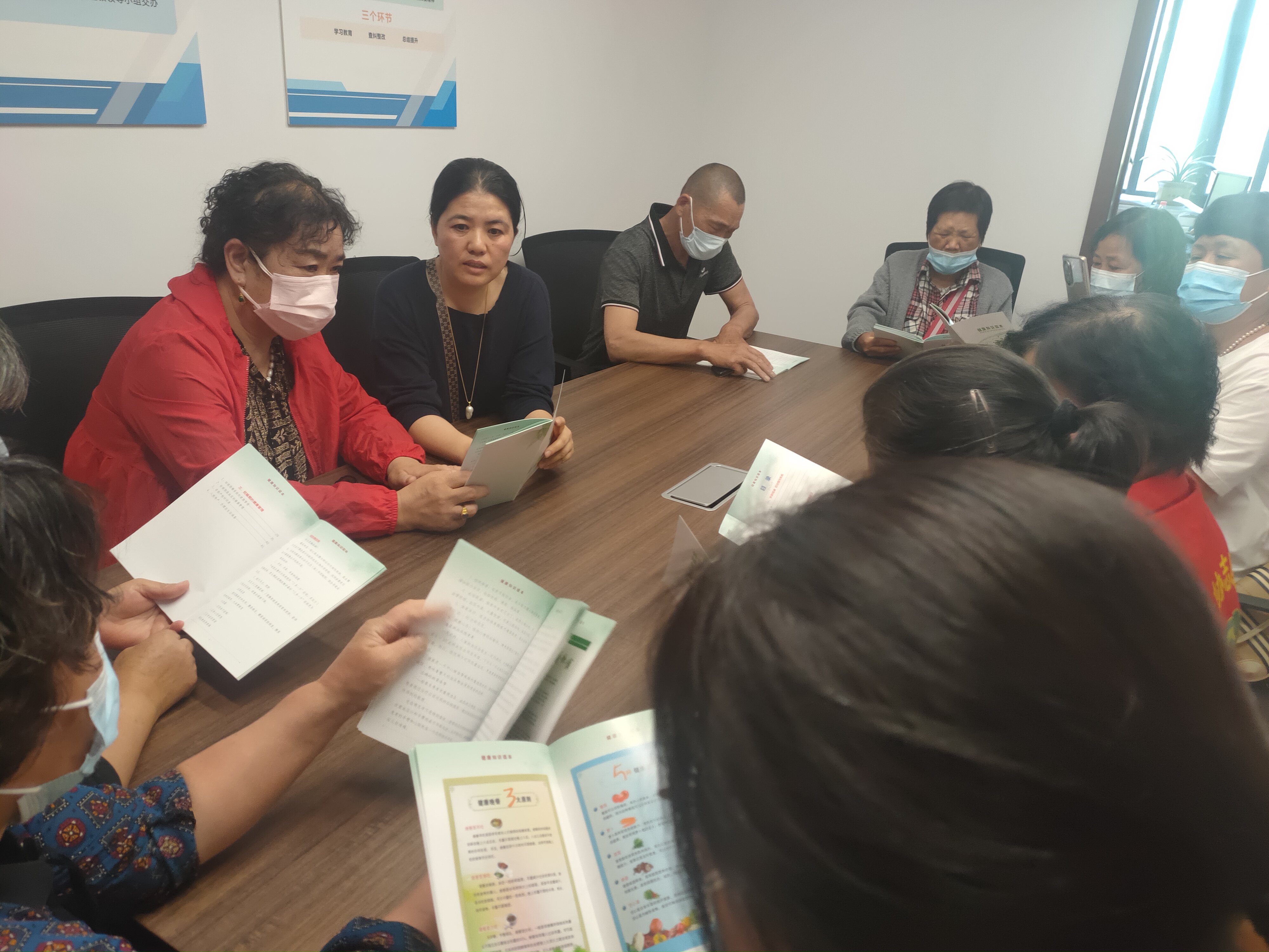 新东街道：新城社区科协开展健康知识科普专题讲座 (2).jpg