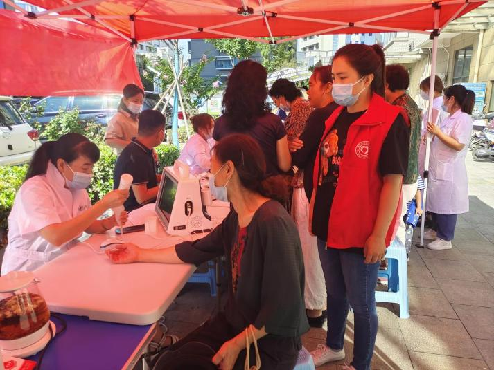 健康进小区，义诊暖人心，科普志愿服务活动.png