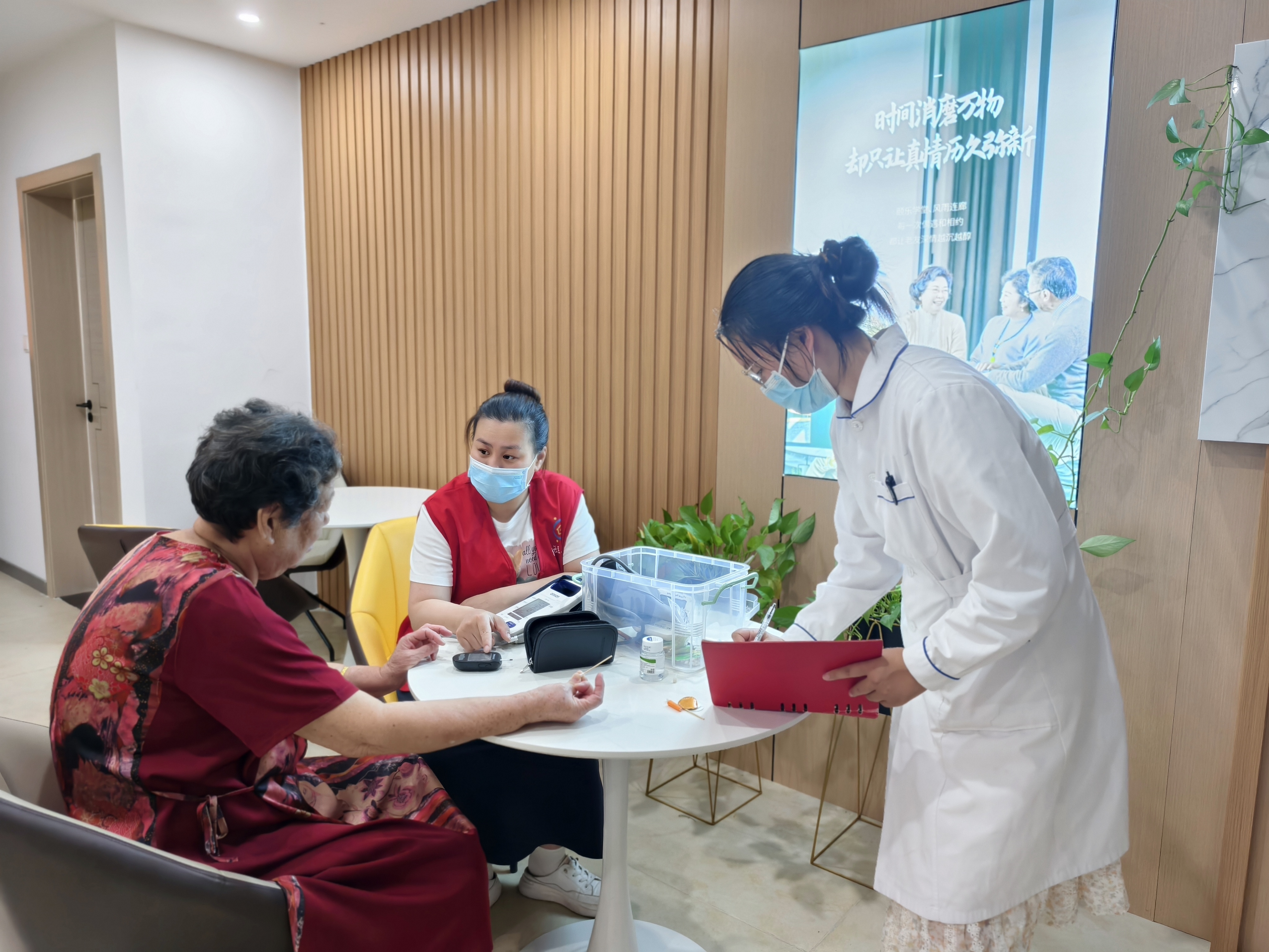 同兴社区科协开展“中医义诊送健康 科普服务暖民心”活动21.jpg