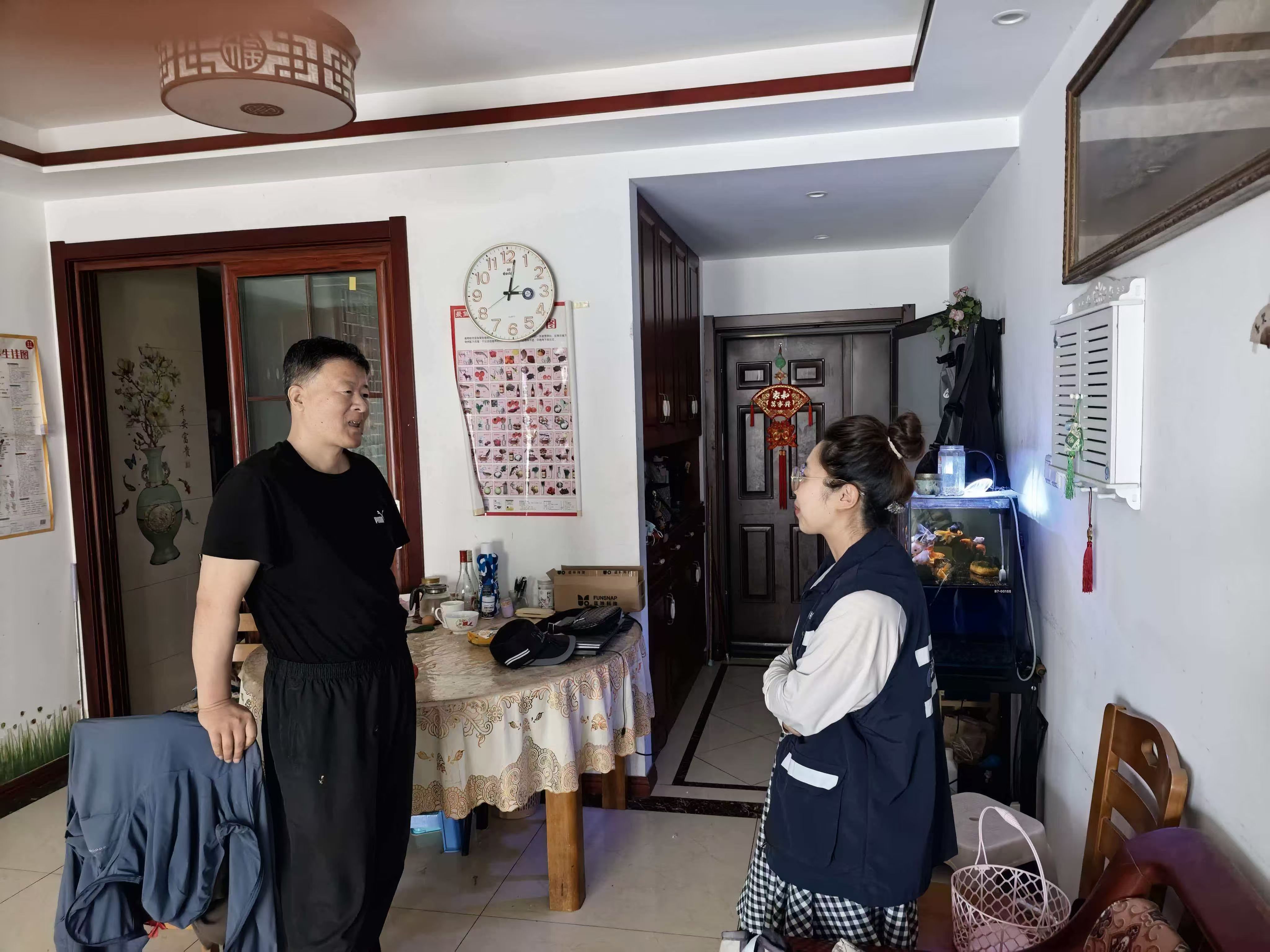 海州区建设社区科协开展安全用电用气科普入户宣传活动 (2).jpg
