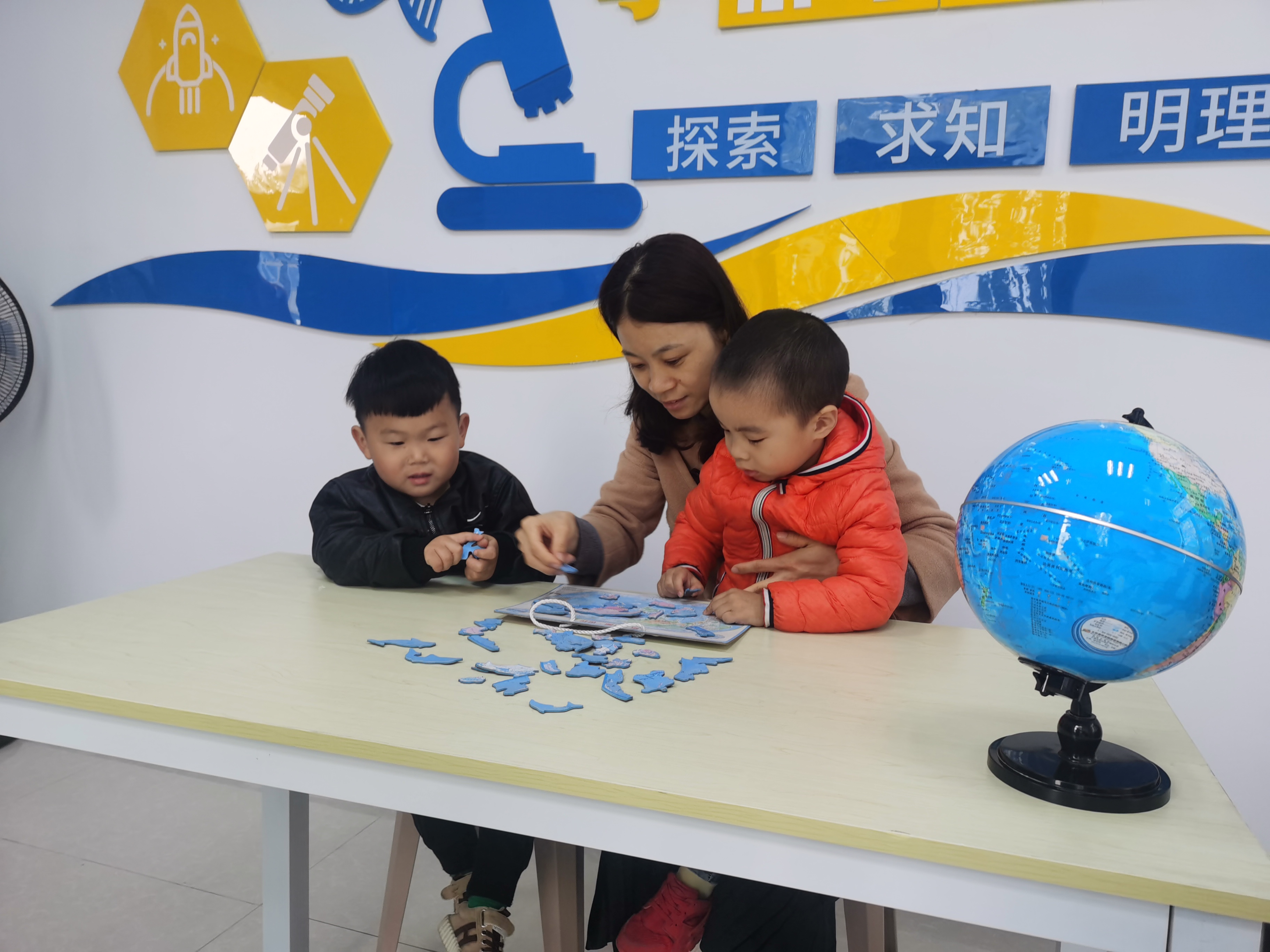 新南街道云海社区科协开展未成年人 科普活动.jpg