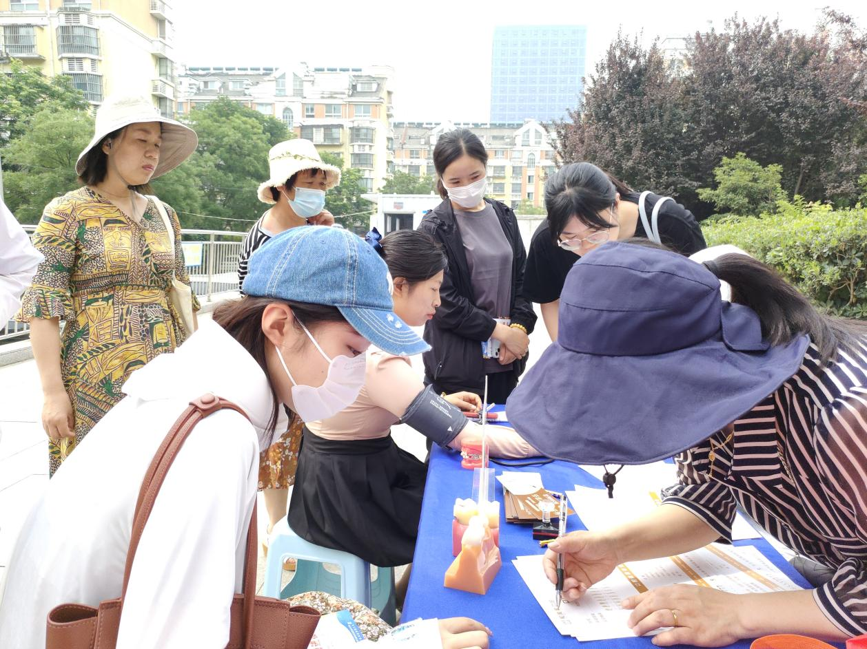 九龙社区科协开展口腔知识科及健康义诊科技志愿服务活动2.png